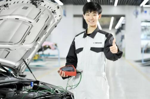 中专毕业后应该选择上大学还是找工作？