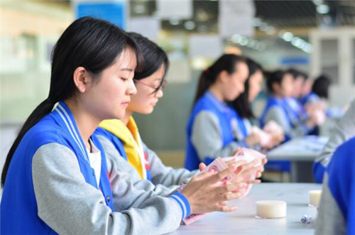 想读高中~但中考成绩差怎么办？
