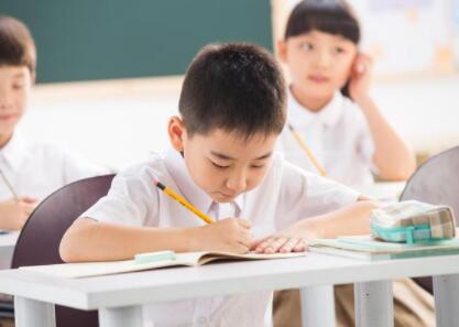 幼儿园小朋友坐不住怎么办？